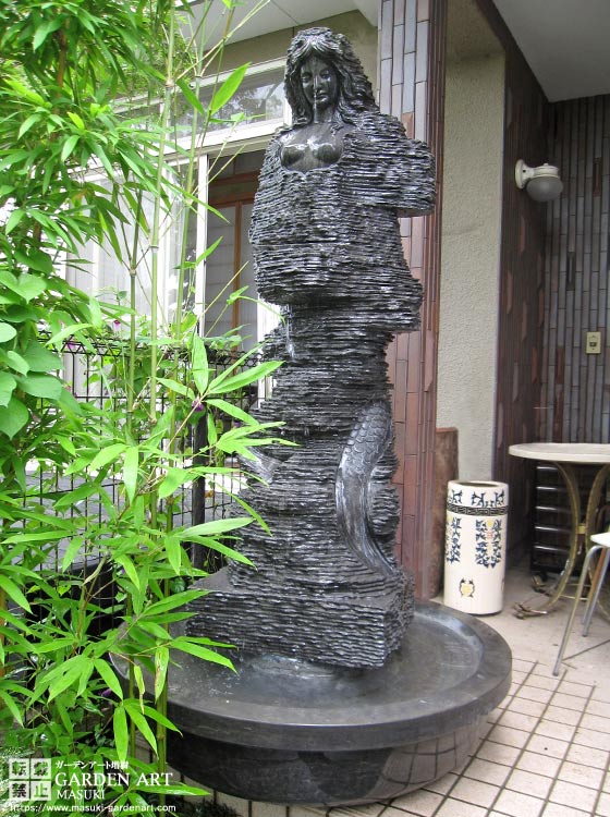 人魚の噴水　マーメイドファウンテン