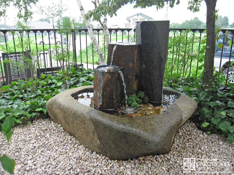六方石　つくばい　手水鉢　水鉢　噴水