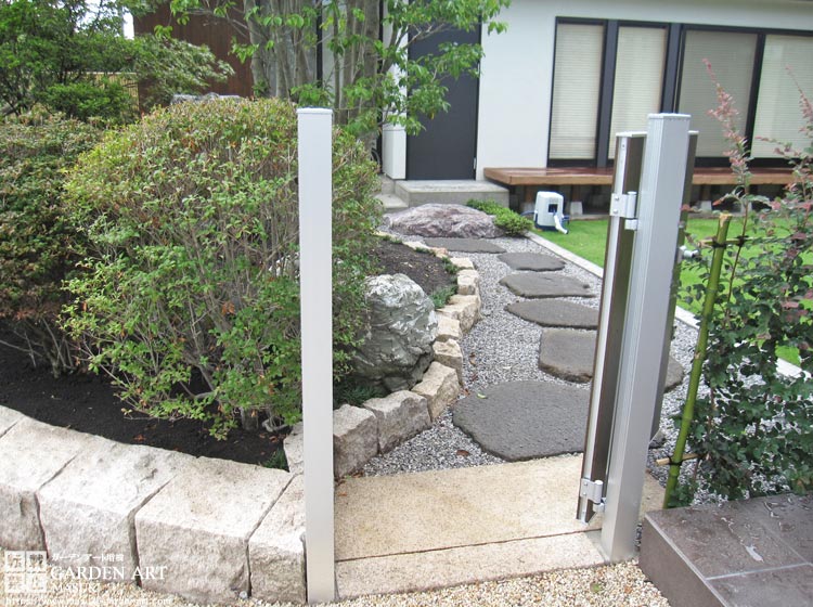 玄関　アプローチ 飛び石　敷石