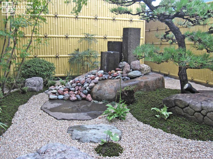 六方石　つくばい　蹲　坪庭