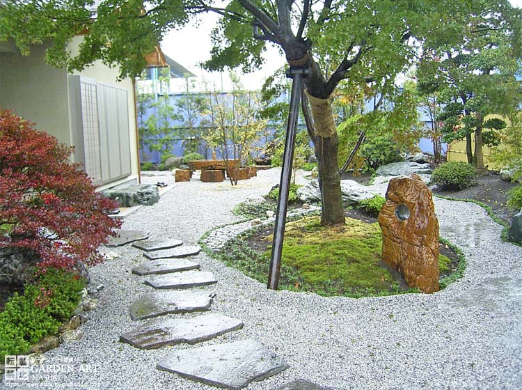 施工後の庭石据付の様子