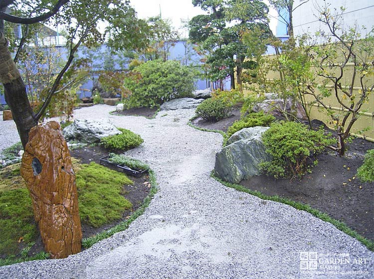 庭石　化粧砂利