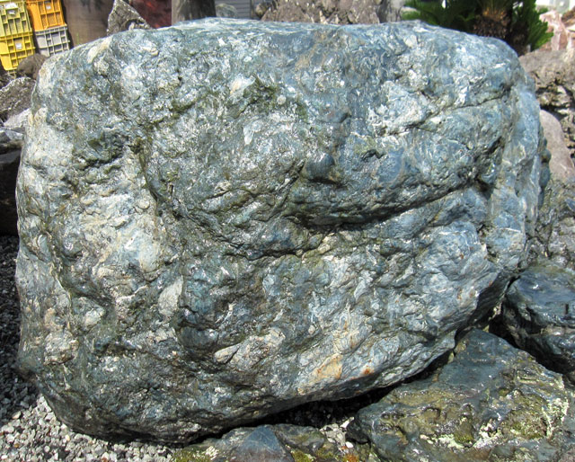 北海道幸太郎石の販売なら増樹です。幸太郎石の庭石は大変人気です。