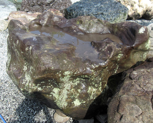 北海道　ニセコ たまり石