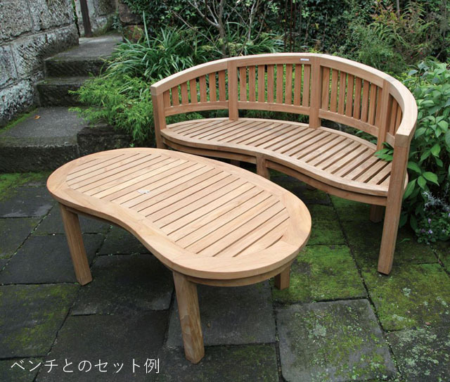 バナナテーブル