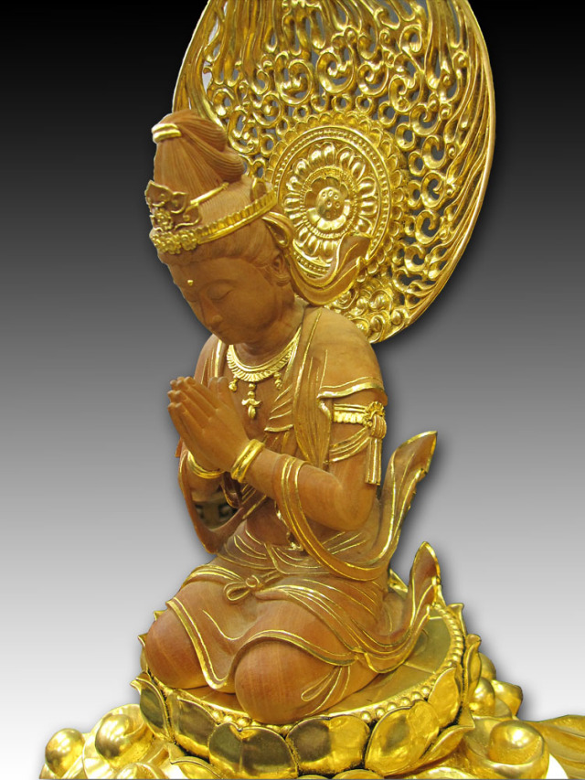 阿弥陀如来の仏像 阿弥陀三尊の木彫り仏像はインド白檀を彫り上げ金箔 
